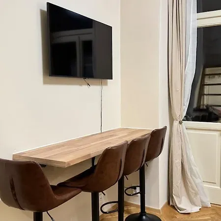 Newly Renovated In Wenceslas Square * プラハ